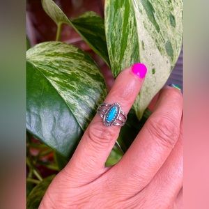 TURQUOISE vintage midi ring Sz 2.5